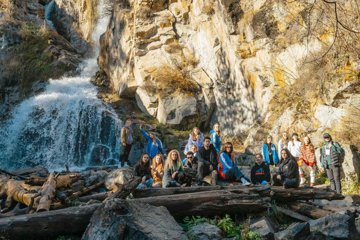 Май на Алтае. Цветение маральника | Клуб Гидов