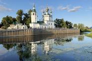 Церковь Покрова Пресвятой Богородицы в Холуе