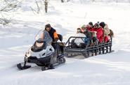 Поездка на нарте за снегоходом