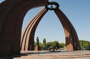 Площадь Победы в Бишкеке