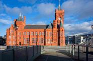 здание Pierhead Building в Кардифф-Бей, Уэльс
