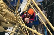 Подъем на мачту в круизе по Балтийскому морю
