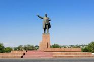 Памятники Ленину в Оше