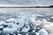 Пузырьки во льду, Большое Голоустное на Байкале