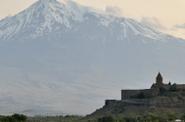 Монастырь Хор Вирап на фоне горы Арарат