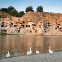 Пещеры на берегу Тигра