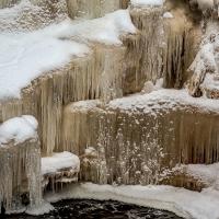 Зимний водопад в Карелии