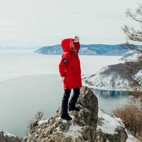 Камень Черского с видом на Байкал