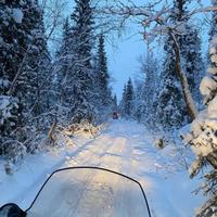 Экскурсия на снегоходах в Мурманской области
