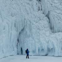 Наплески сокуи на скалах Байкала