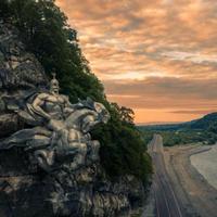 Наскальный монумент Уастырджи