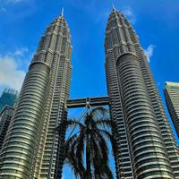 Башни-близнецы Петронас в Куала-Лумпуре