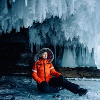 Ледяные гроты и наплески на Байкале