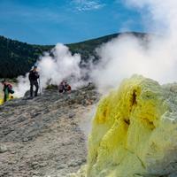 Фумарольное поле вулкана Менделеева