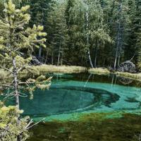 Гейзерное озеро на Алтае