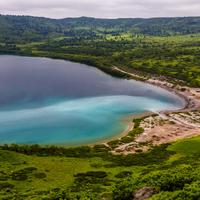 Озеро вулкана Головнина