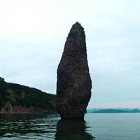 Скала Три брата на Камчатке