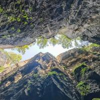 Каменная чаша в Дагестане