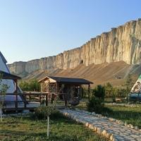 Белая скала Ак-Кая