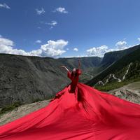 Фотосессия в платье на Алтае