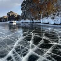 Лёд Байкала