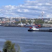 Кольский залив и морской порт Мурманска