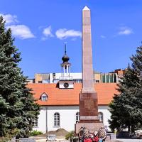 Памятник на площади Свободы в Волгограде