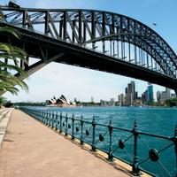 Оперный театр и мост Харбор-Бридж