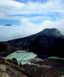 Кратер вулкана Горелый