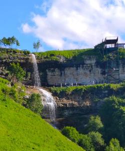 Водопад Тобот на Хунзахском плато в Дагестане