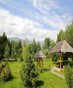 Двор «Royal Beach»