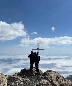 Вершина горы Хуступ