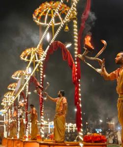 Вечерняя церемония Ганга Аарти