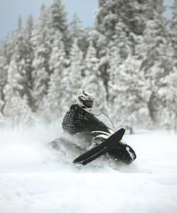 Катание на снегоходе