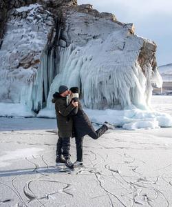 Катание на коньках на Байкале