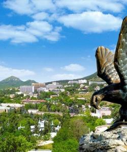 Орёл, терзающий змею