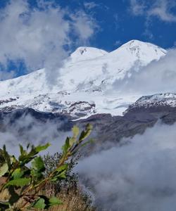 Вид на Эльбрус