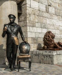 Памятник Остапу Бендеру, озеро Провал, Пятигорск