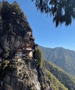 Монастырь Такцанг-лакханг,  «Гнездо тигрицы»