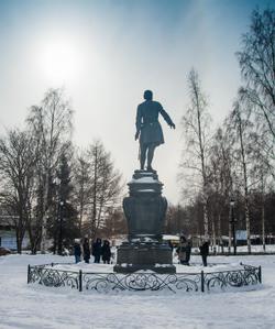 Памятник Петру I в Петрозаводске