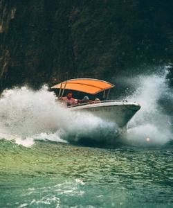 Прогулка на катере по Сулакскому каньону