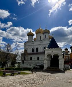 Свято-Троицкий Ипатьевский монастырь в Костроме