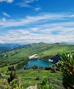 Озеро на Алтае