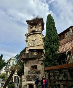 Часовая башня в Тбилиси