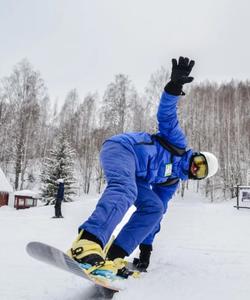 Катание на снежных склонах