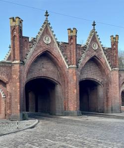 Бранденбургские ворота в Калининграде