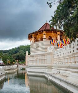 Храм Зуба Будды