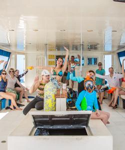 Туристы на яхте