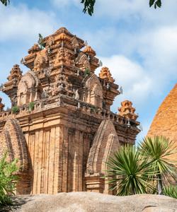  Чамские башни По Нагар