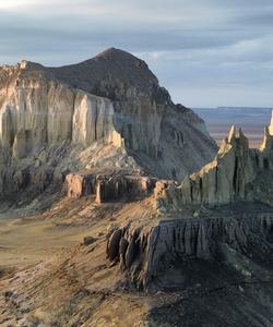 Айракты-Шоманай («долина замков»)